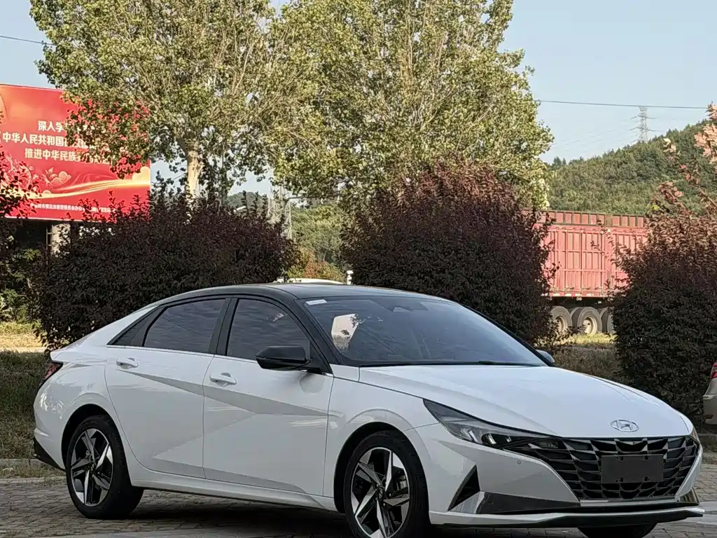 Hyundai Elantra — миниатюра 2