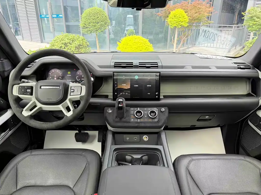 Land Rover Defender — миниатюра 11