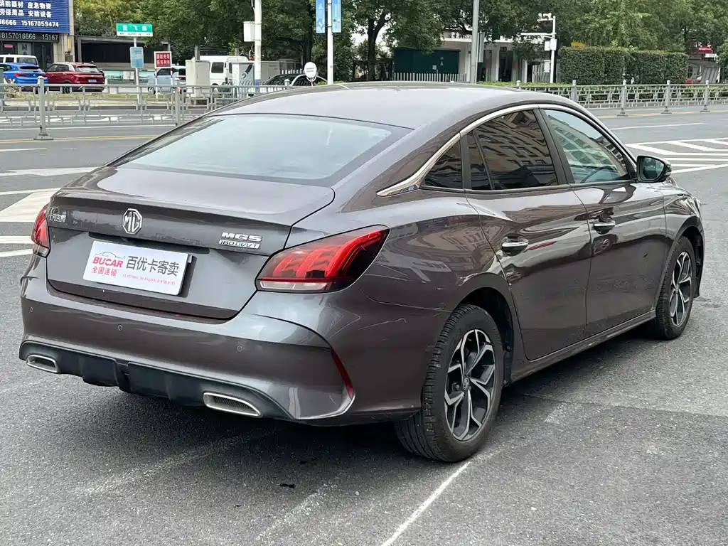 MG MG5 — миниатюра 4