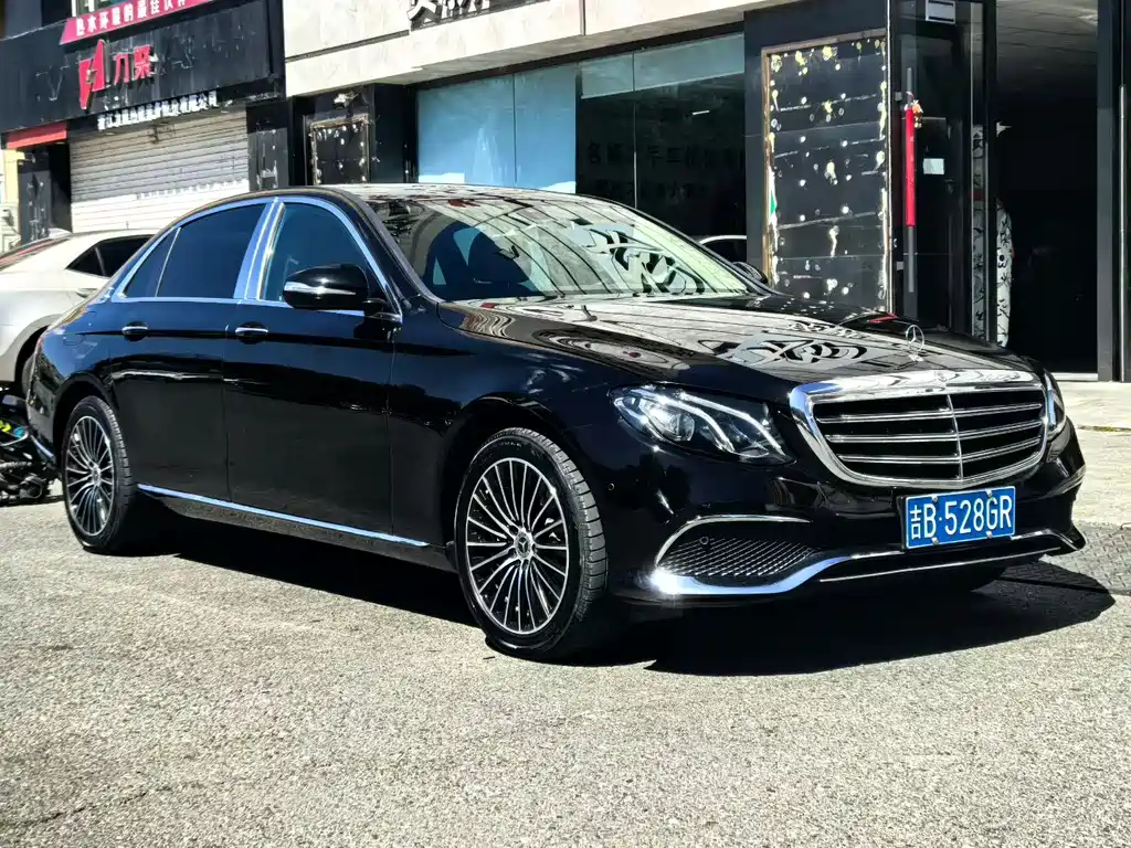 Mercedes-Benz E-Class — миниатюра 3
