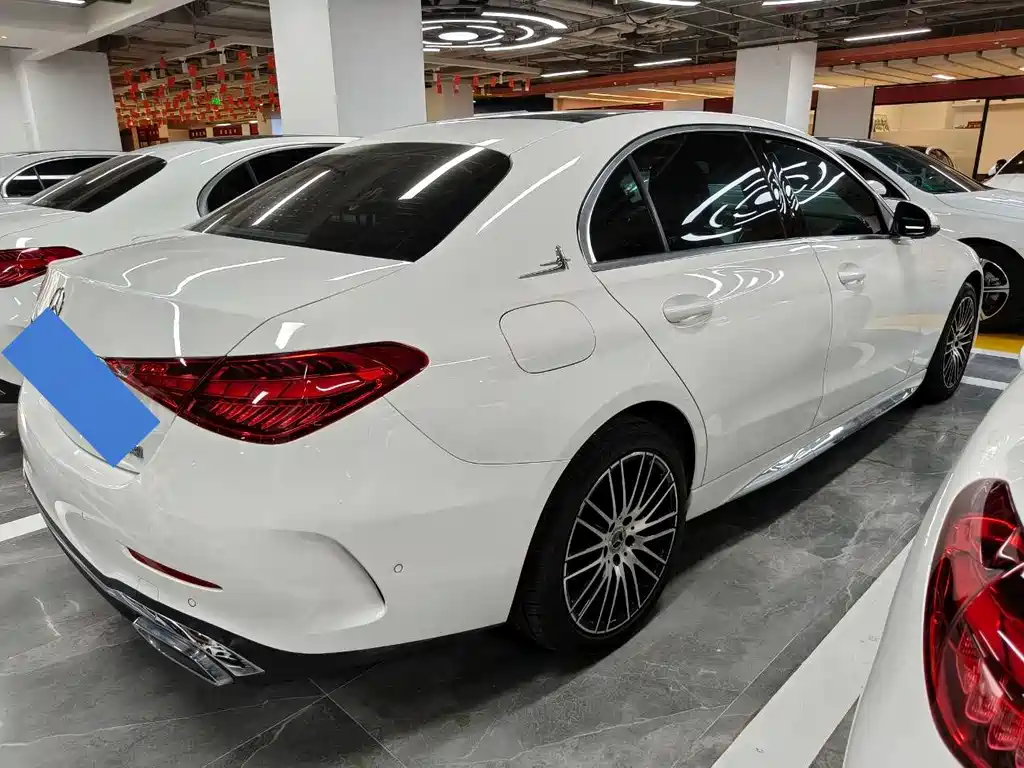 Mercedes-Benz C-Class — миниатюра 12