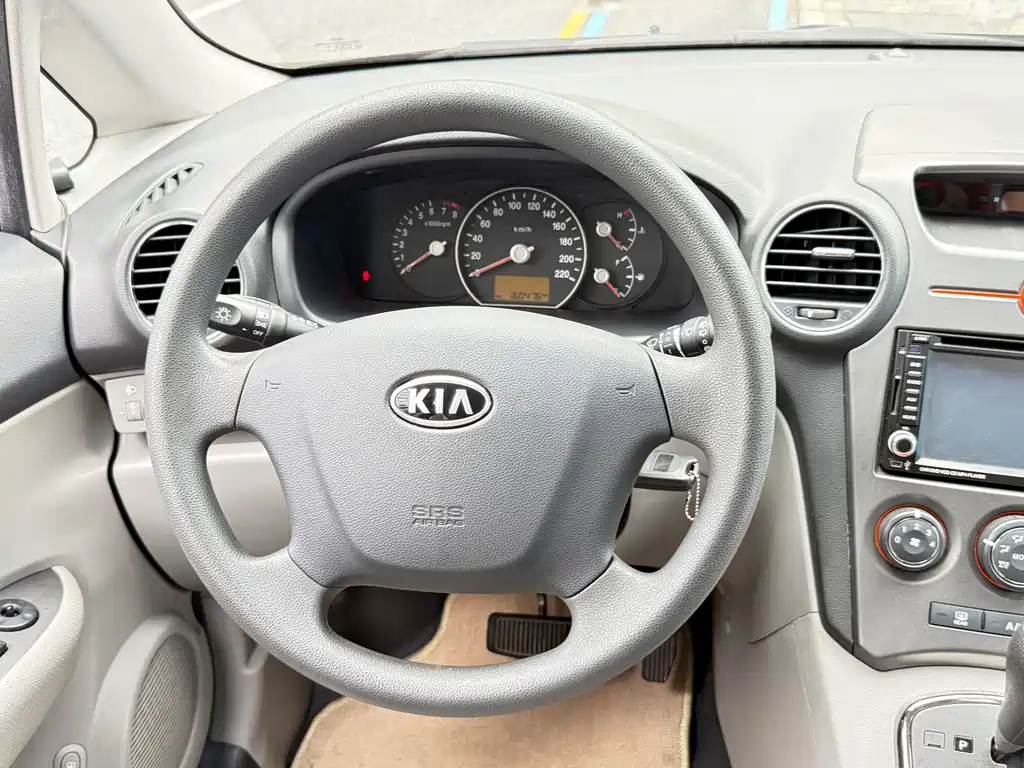 Kia Carens — миниатюра 13