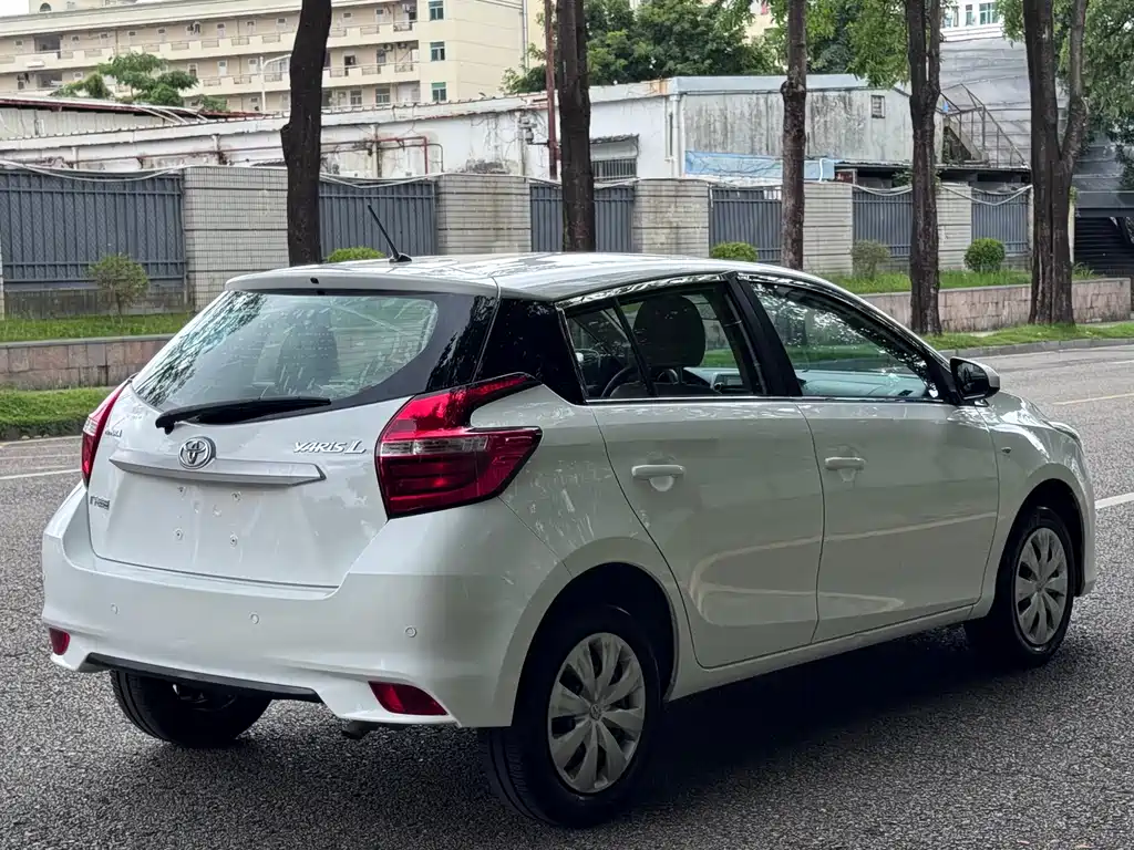 Toyota Yaris L — миниатюра 8