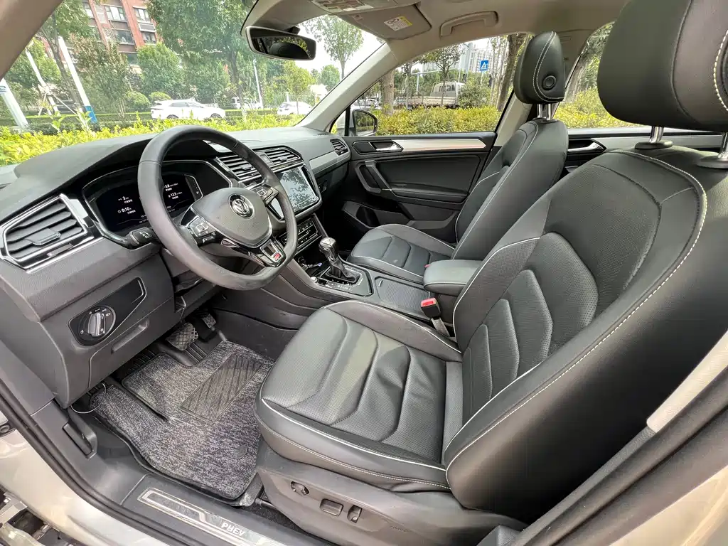 Volkswagen Tiguan L PHEV — миниатюра 7