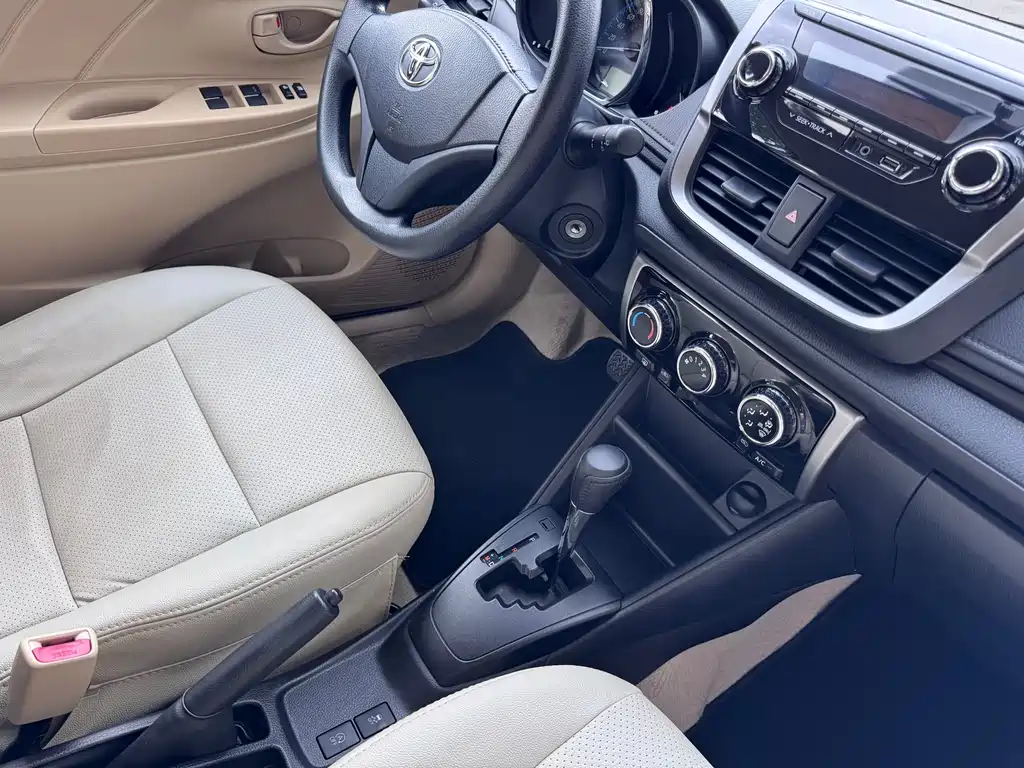 Toyota Yaris L — миниатюра 17