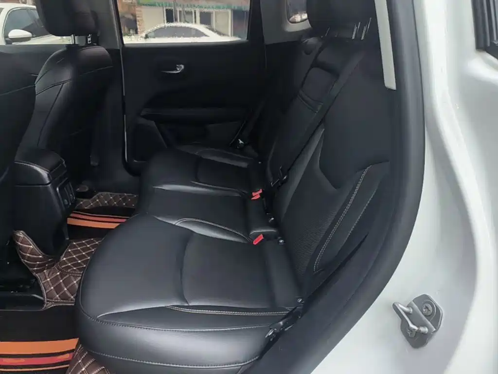 Jeep Compass — миниатюра 17