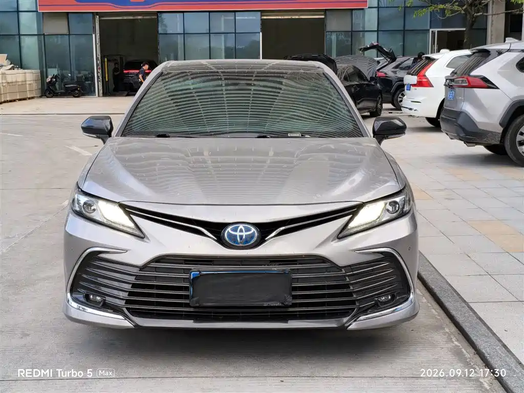 Toyota Camry — миниатюра 2