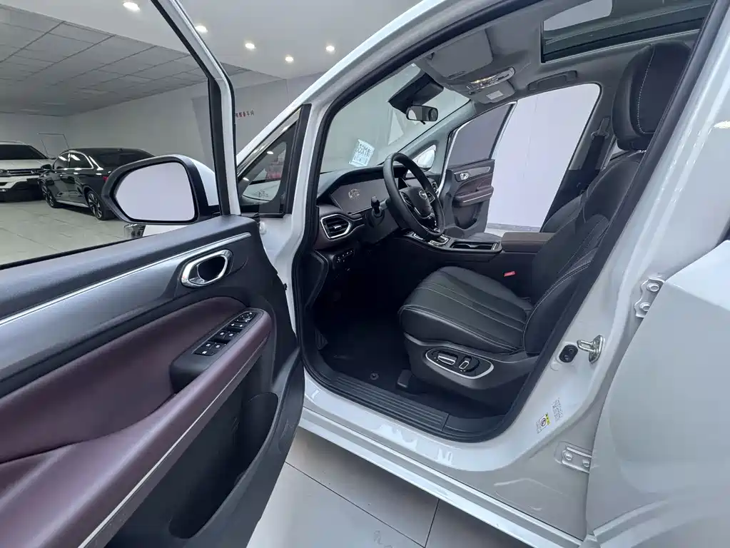 GAC Motor Trumpchi M6 — миниатюра 9
