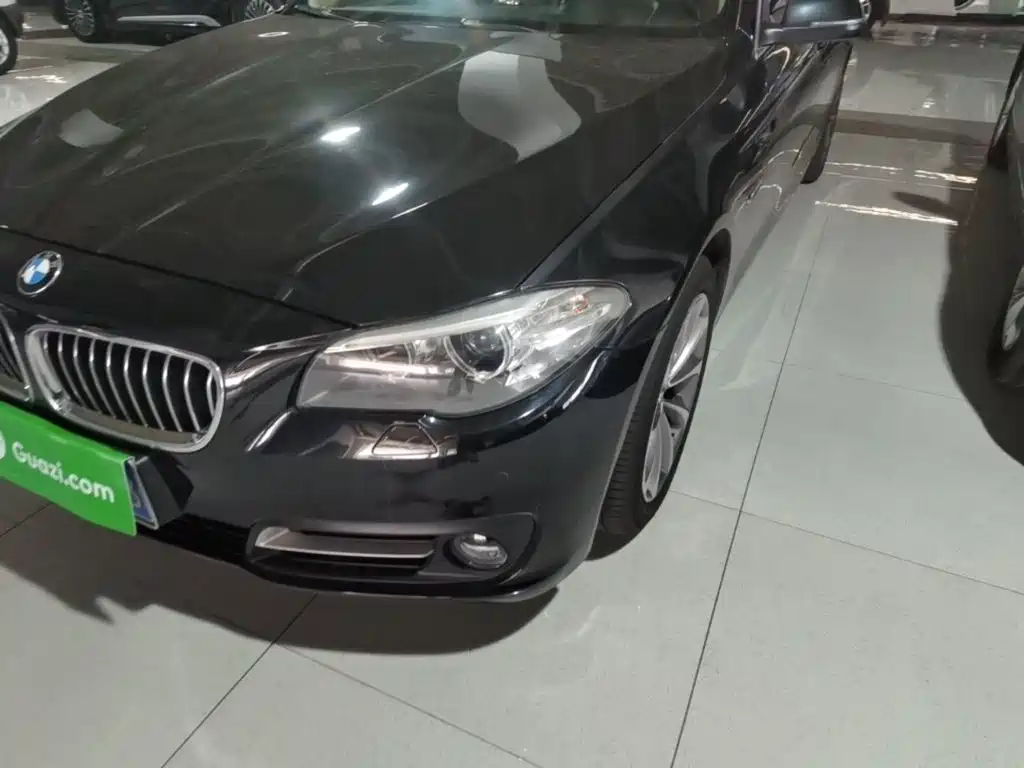 BMW 5 Series — миниатюра 24