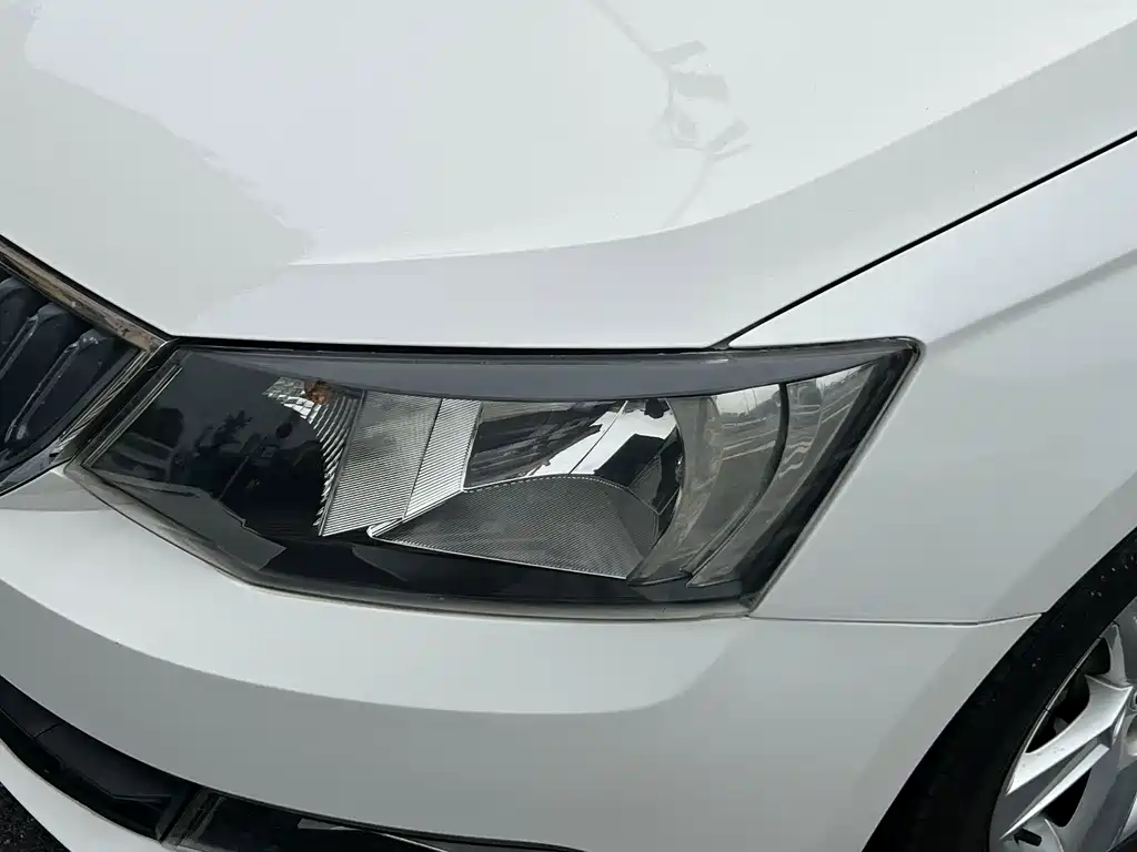 Skoda Fabia — миниатюра 15