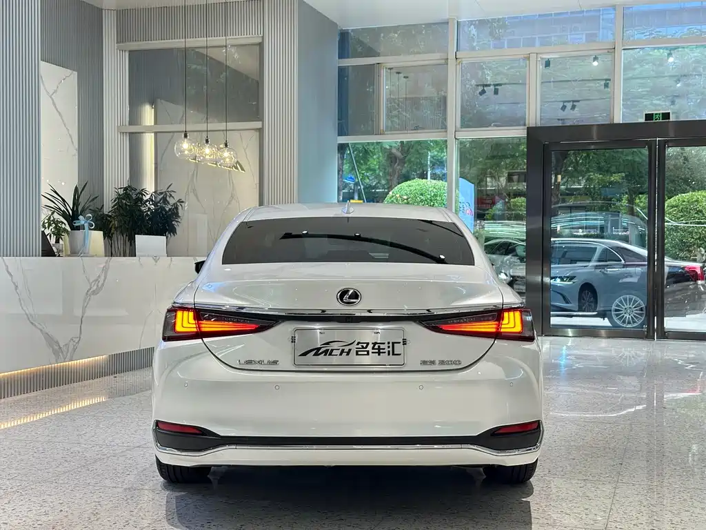 Lexus ES — миниатюра 4
