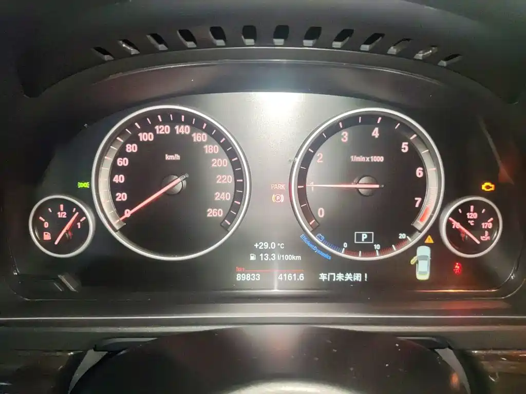BMW 5 Series — миниатюра 7