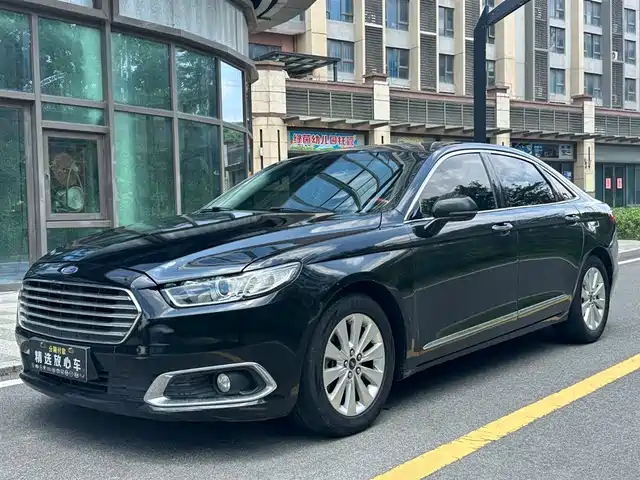 FORD TAURUS 2017