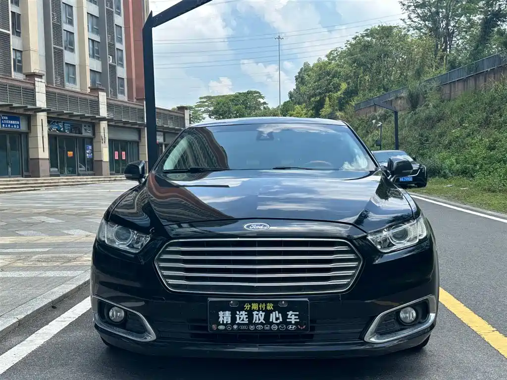FORD TAURUS