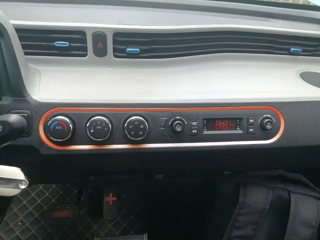 Wuling MINIEV — миниатюра 13