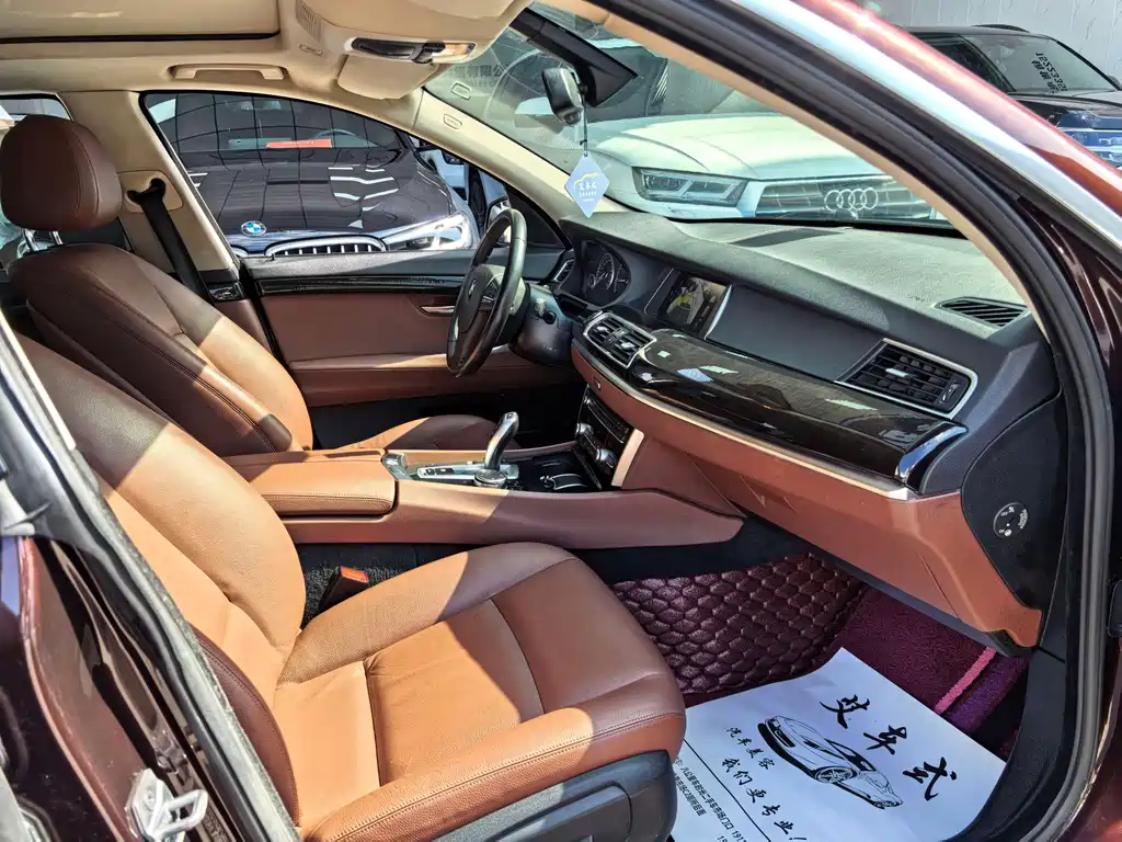 BMW 5 Series GT 5 GT 2014 528i Lead
