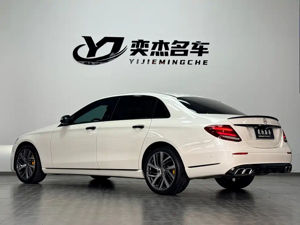 Mercedes-Benz E-Class — миниатюра 9