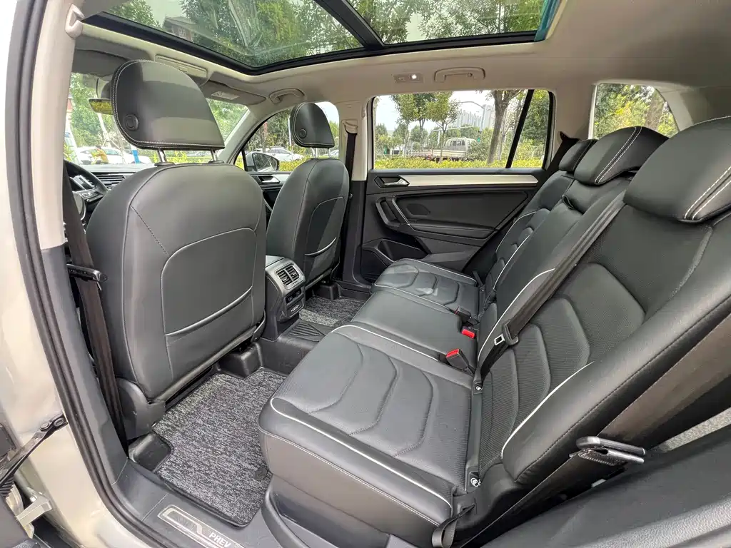 Volkswagen Tiguan L PHEV — миниатюра 8