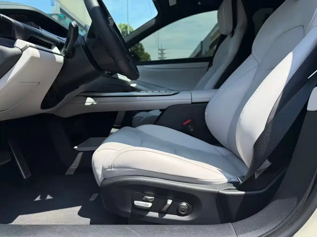 Xiaomi SU7 — миниатюра 22