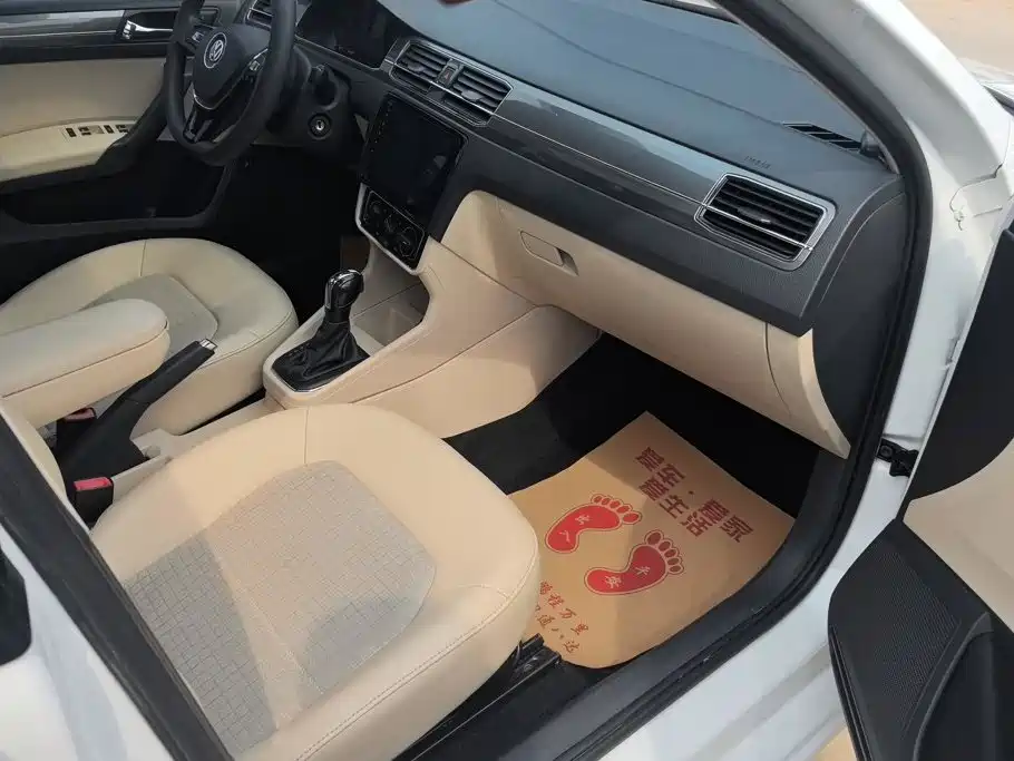 Volkswagen Santana — миниатюра 8