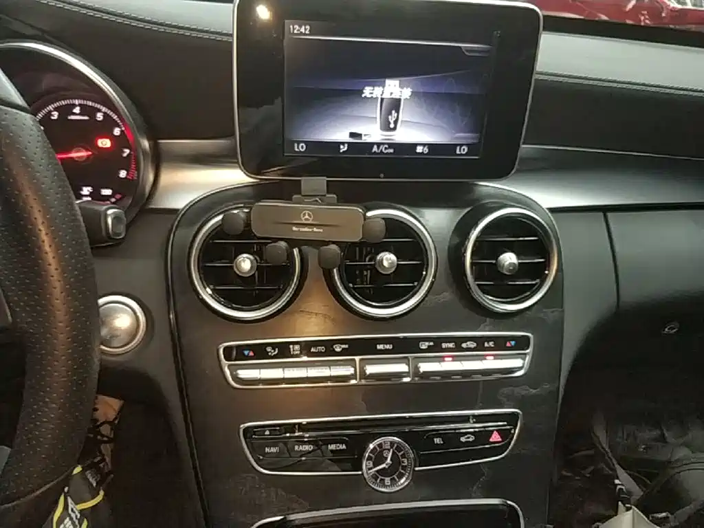 Mercedes-Benz C-Class — миниатюра 13