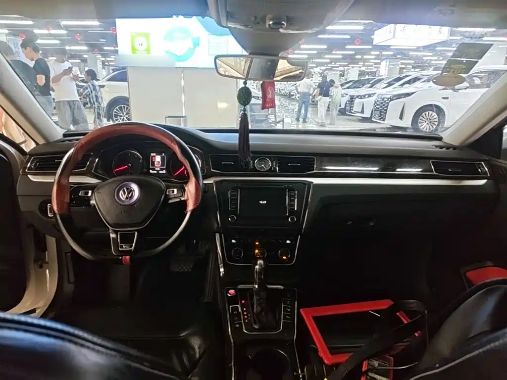 Volkswagen Passat — миниатюра 10
