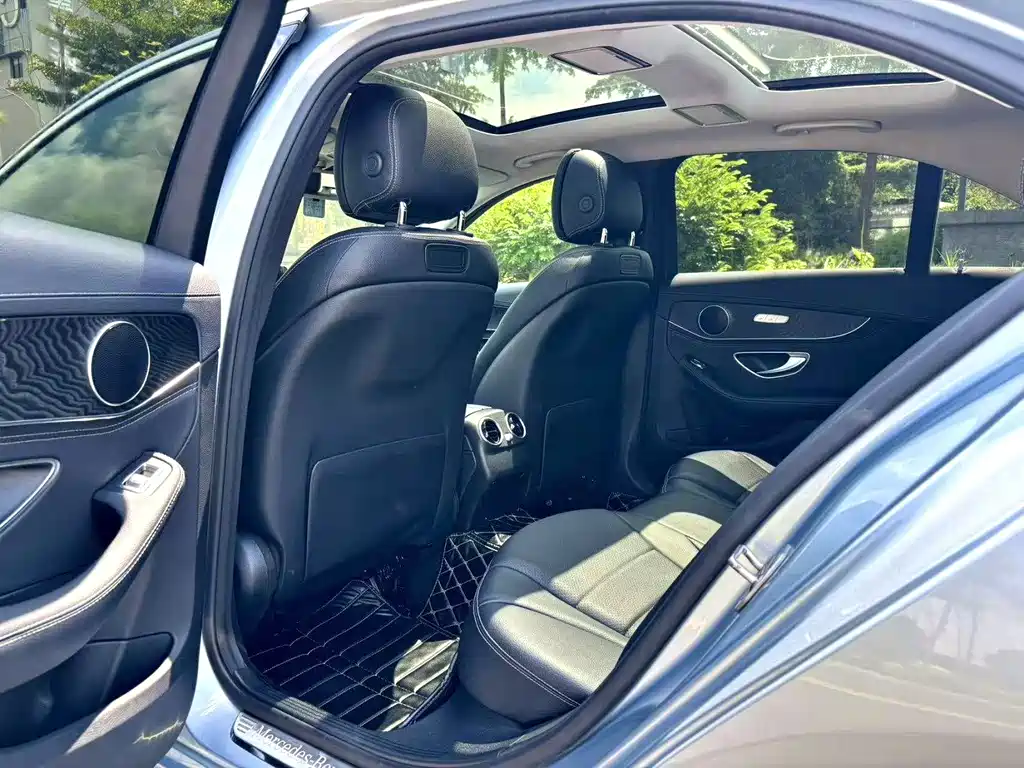 Mercedes-Benz C-Class — миниатюра 9
