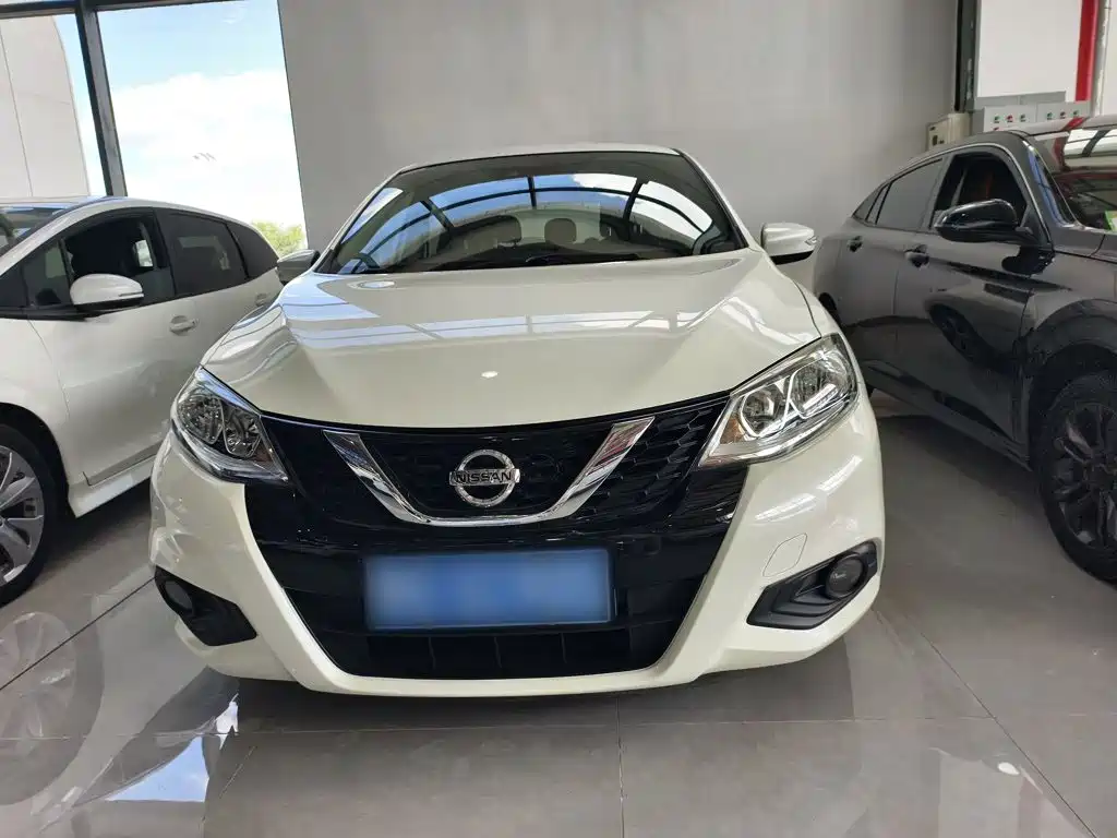 Nissan Tiida — миниатюра 3