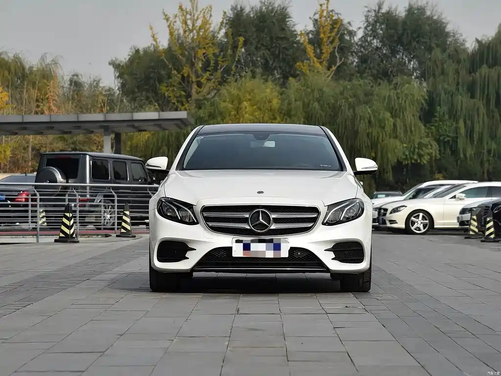 Mercedes-Benz E-Class — миниатюра 2
