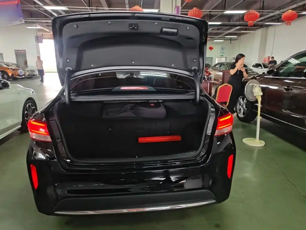 Kia K5 New Energy — миниатюра 19