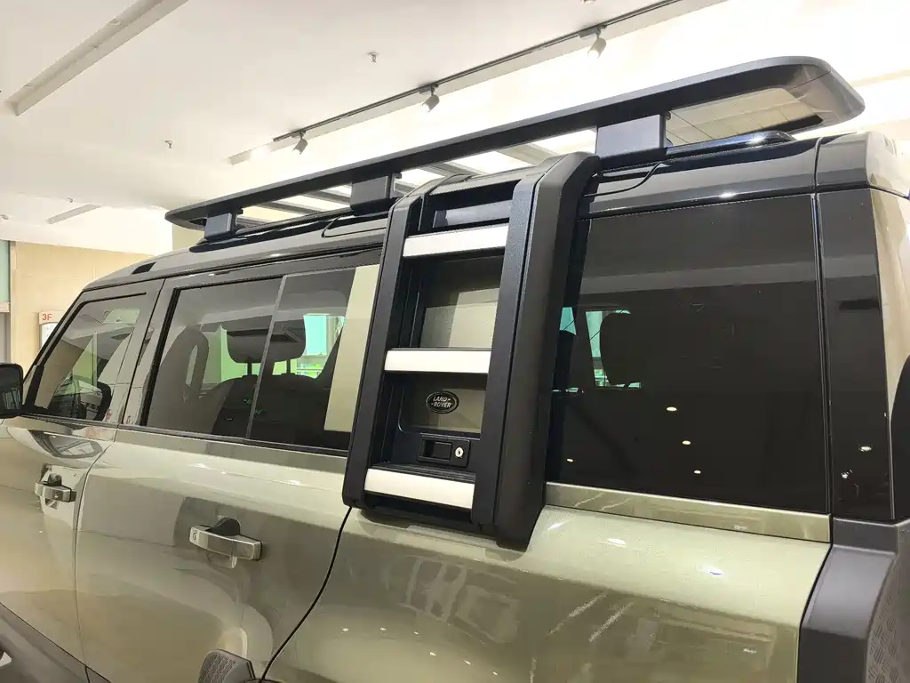 Land Rover Defender — миниатюра 12
