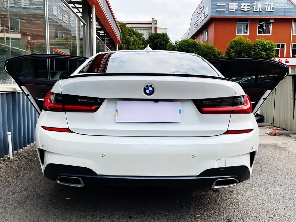 BMW 3 Series — миниатюра 4