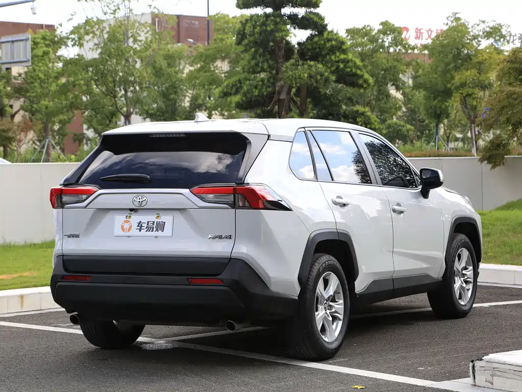 Toyota RAV4 — миниатюра 21