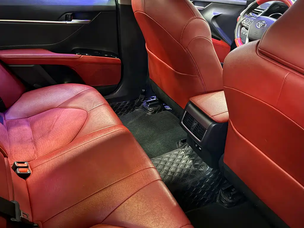 Toyota Camry — миниатюра 10