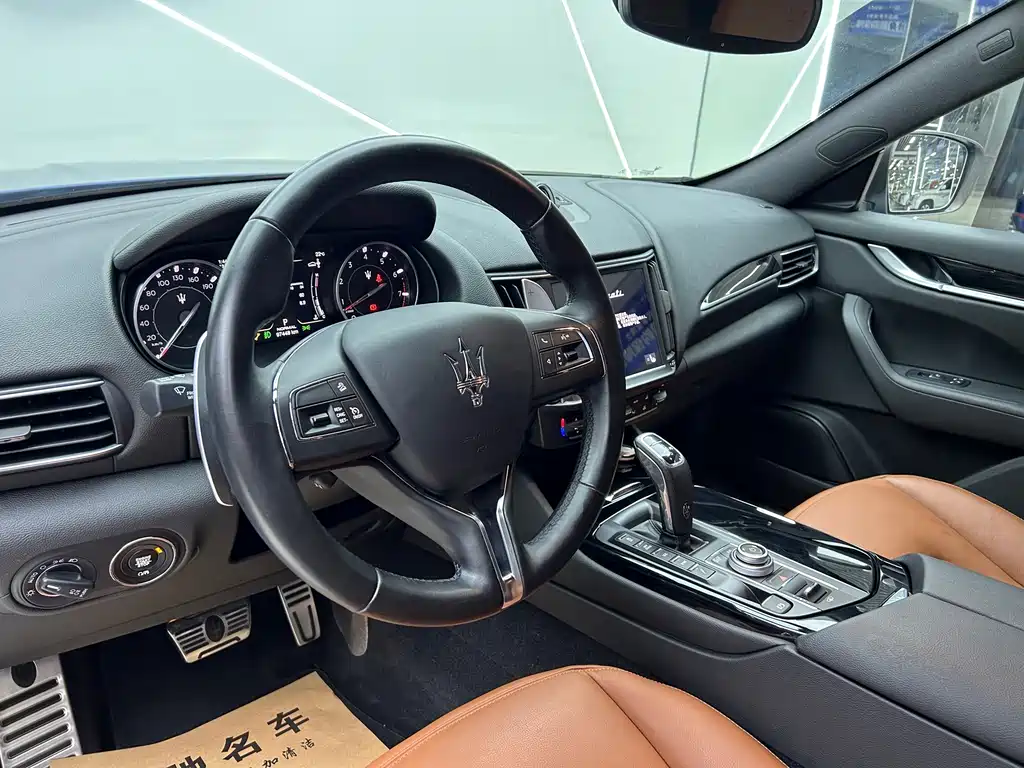 Maserati Levante — миниатюра 8