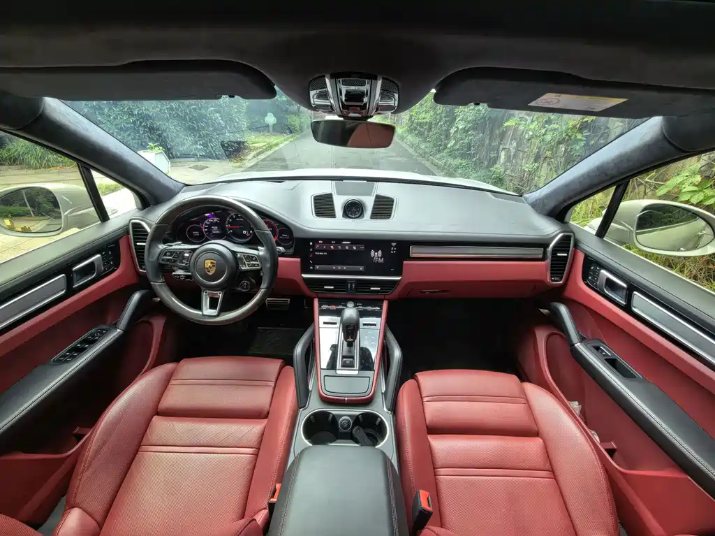 Porsche Cayenne — миниатюра 7