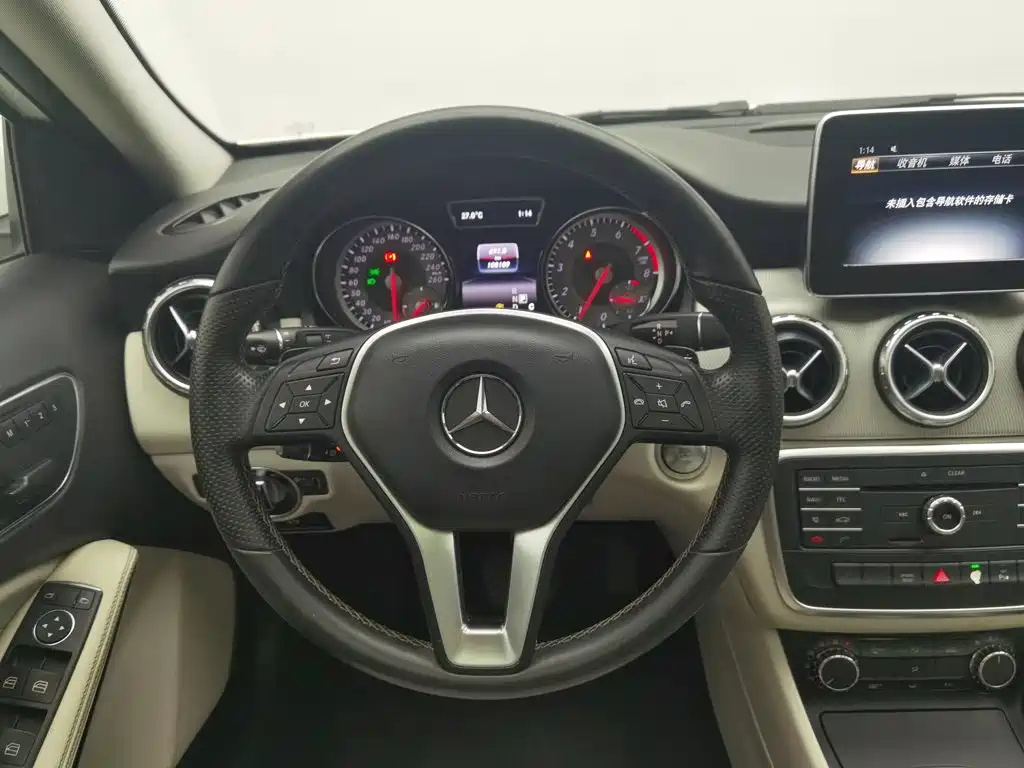 Mercedes-Benz GLA — миниатюра 11