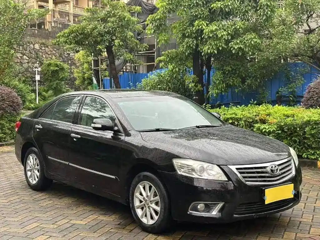 Toyota Camry — миниатюра 3