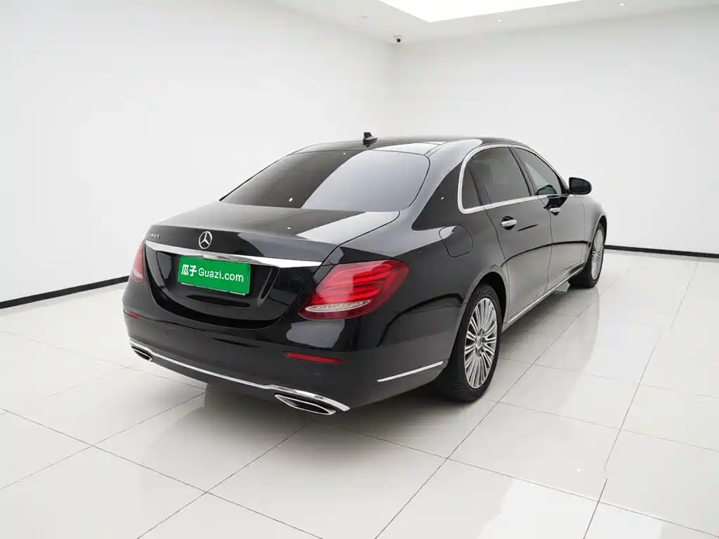 Mercedes-Benz E-Class — миниатюра 6