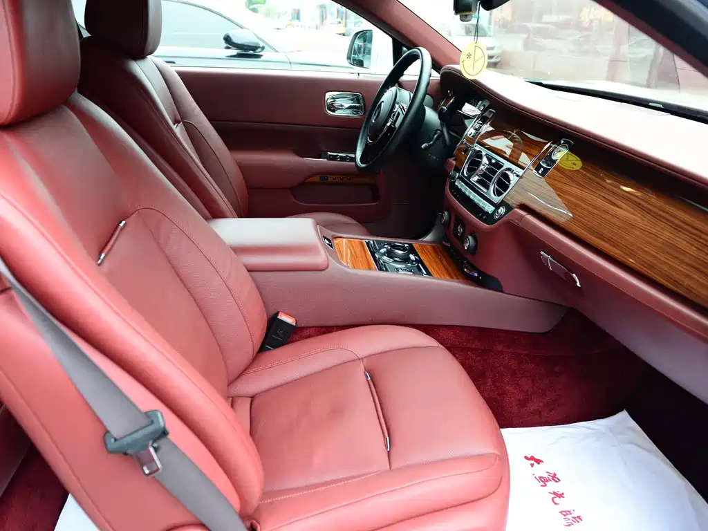 Rolls-Royce Wraith — миниатюра 5