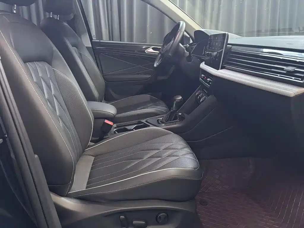 Volkswagen Tiguan L — миниатюра 11