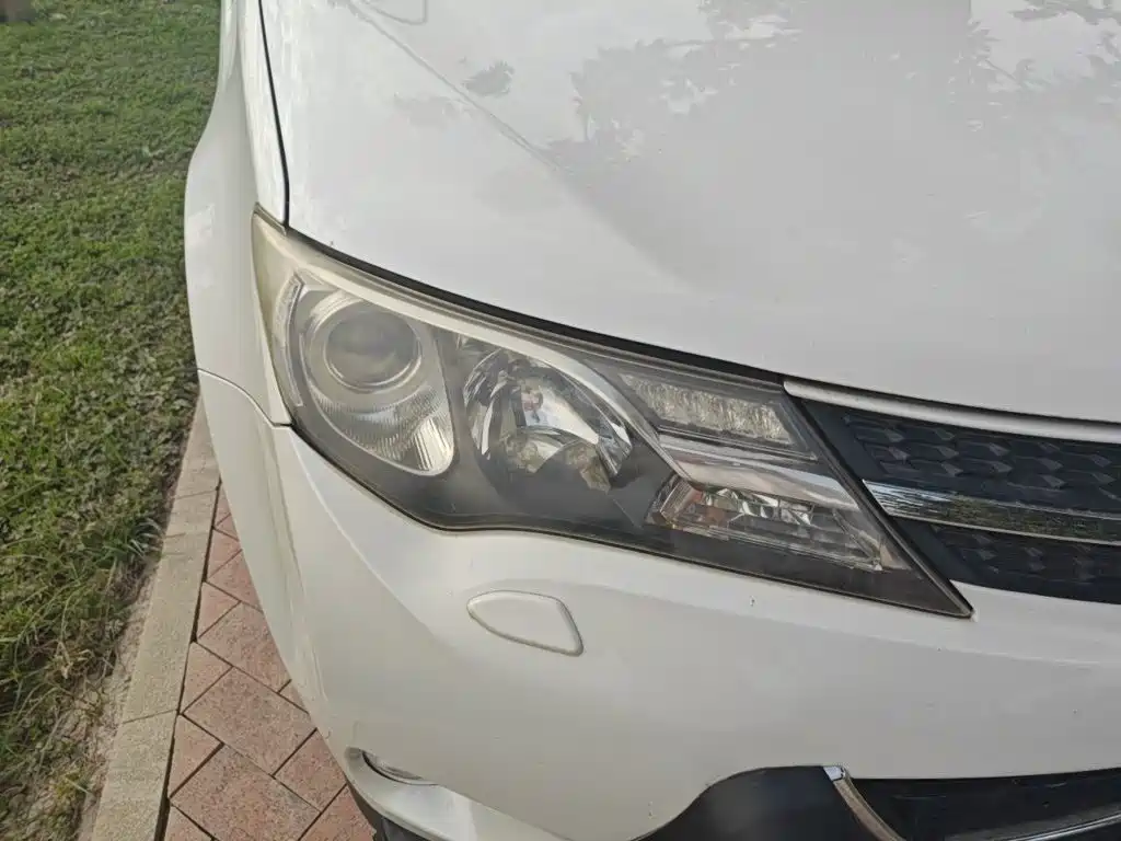 Toyota RAV4 — миниатюра 7