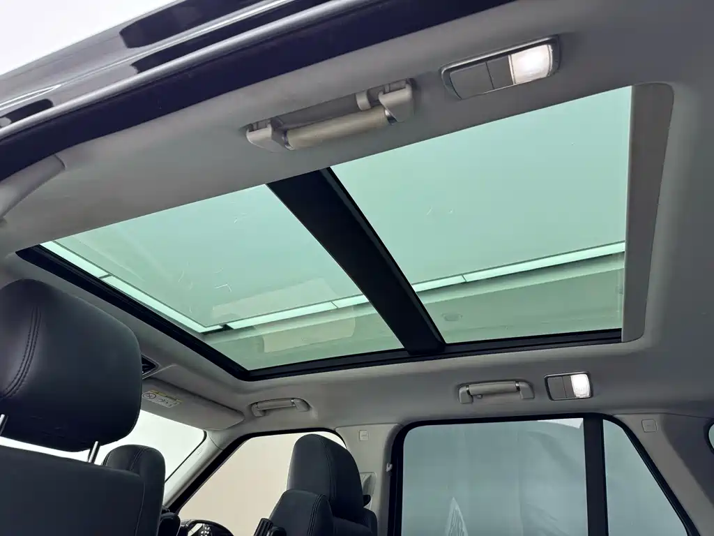 Land Rover Range Rover — миниатюра 19