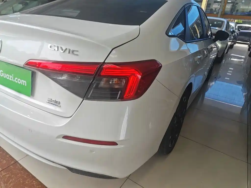 Honda Civic — миниатюра 8