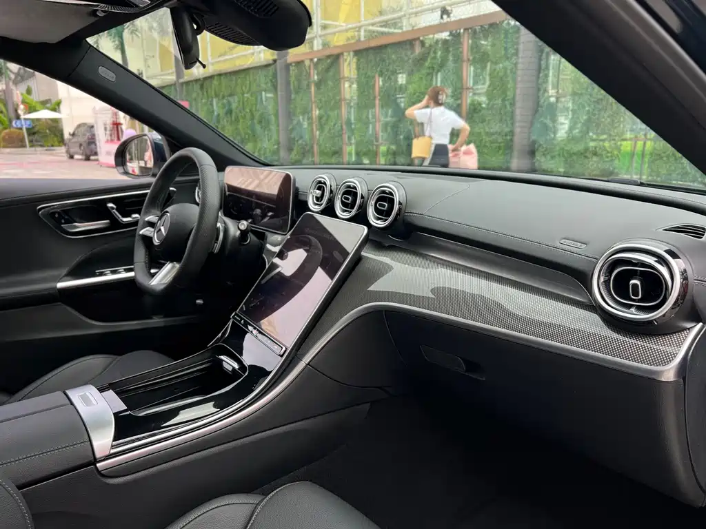 Mercedes-Benz C-Class — миниатюра 11