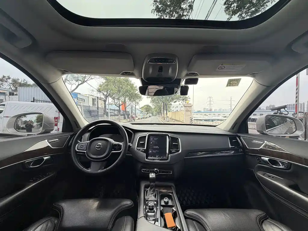 Volvo XC90 — миниатюра 5