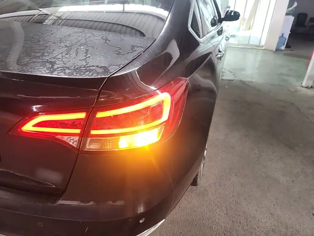 Zotye Zotye Z700 — миниатюра 8