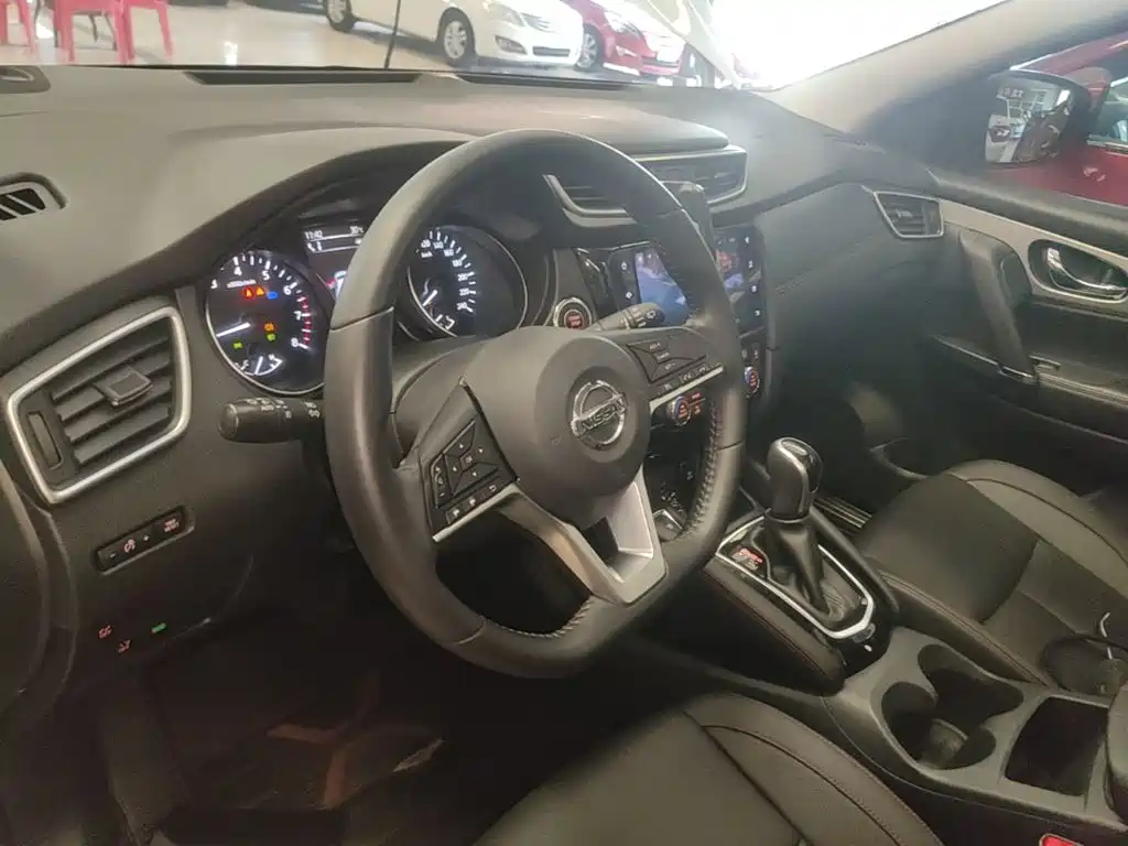 Nissan Qashqai — миниатюра 11