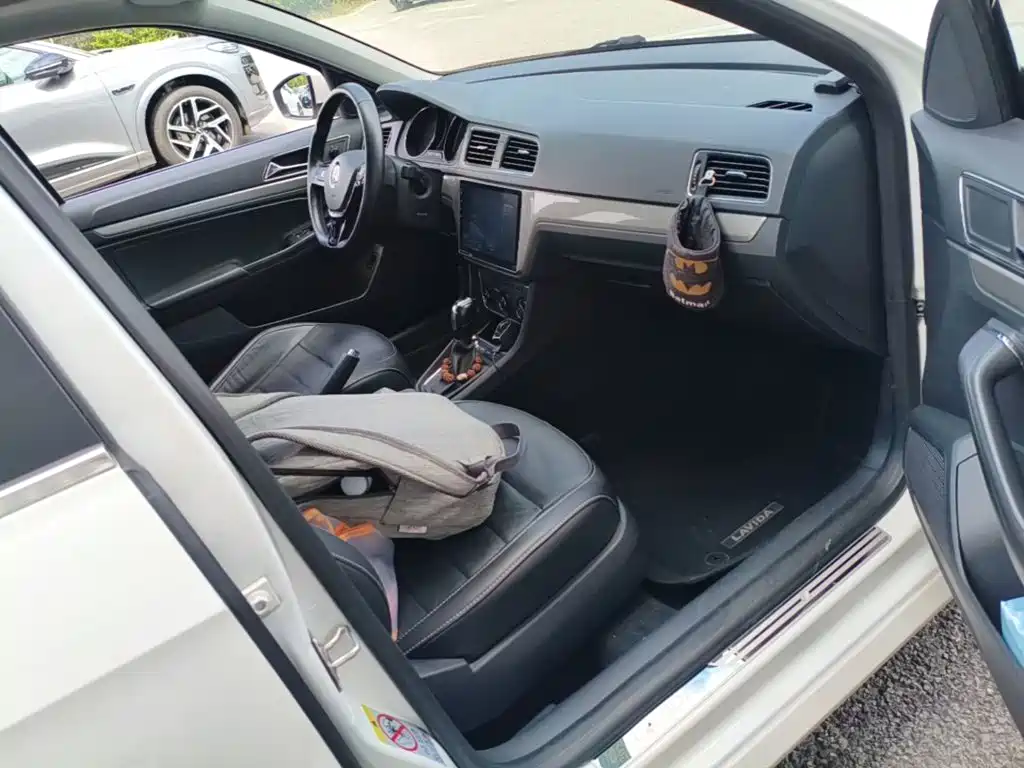 Volkswagen Lavida — миниатюра 9