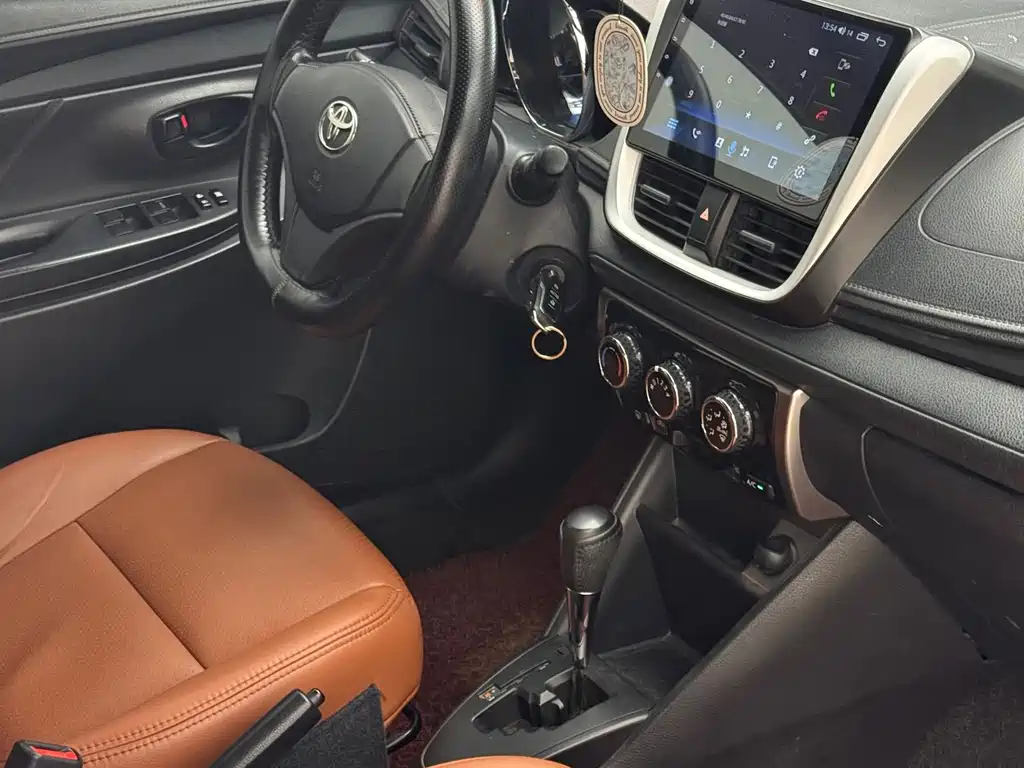 Toyota Yaris L — миниатюра 18